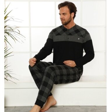 Šilta vyriska pižama Kvadratas Pijama'n 6260-1 juoda, marga Šilta vyriska pižama Kvadratas Pijama'n 6260-1 juoda, marga