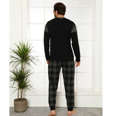 Šilta vyriska pižama Kvadratas Pijama'n 6260-1 juoda, marga Šilta vyriska pižama Kvadratas Pijama'n 6260-1 juoda, marga